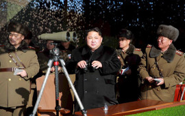 Il presidente della Corea del Nord Kim Jong-un durante un’esercitazione militare