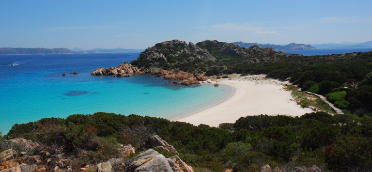 L'esclusiva spiaggia dell'isola Budelli in Sardegna
