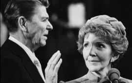 Ronald e Nancy Reagan al giuramento da Presidente degli Stati Uniti