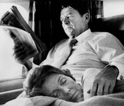Ronald e Nancy Reagan in aereo