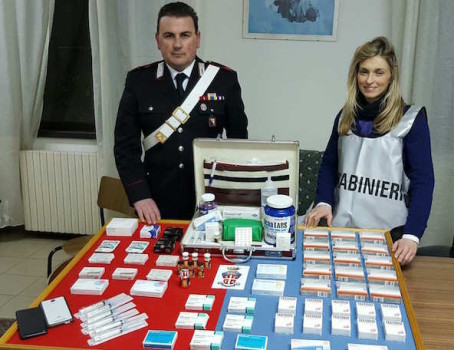 I prodotti illegali sequestrati dai Carabinieri di Cortona 