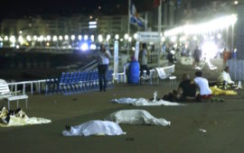 14 luglio 2016: corpi senza vita lungo la Promenade des Anglais a Nizza