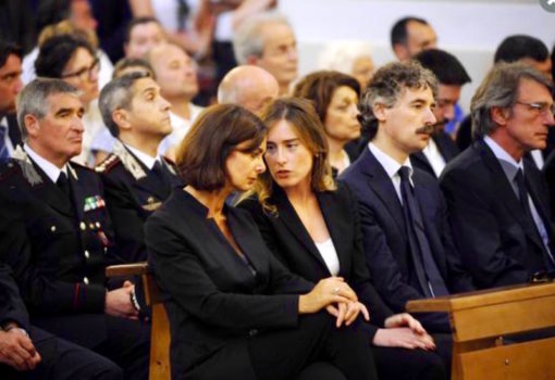 Ai funerali di Fermo erano presenti il presidente della Camera Laura Boldrini e il ministro  Maria Elena Boschi