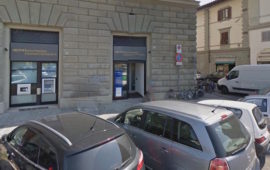 L'agenzia della banca in piazza Beccaria a Firenze (foto Street Wiew Google)