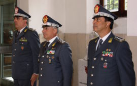 Da sin i generali Andrea De Gennaro, Giorgio Toschi, Edoardo Valente