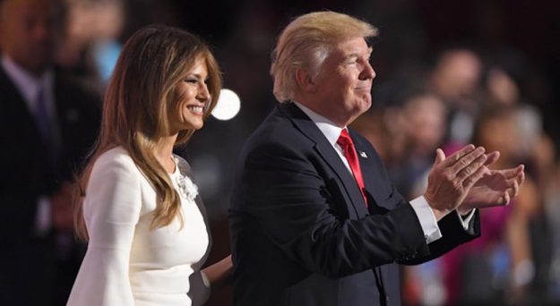 Il prossimo presidente Usa Donald Trump con la moglie Melania