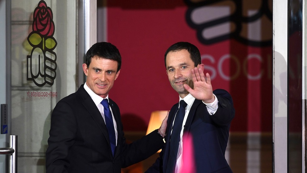 Manuel Valls e Benoit Hamon, vincitore delle primarie della sinistra in Francia