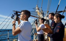 Allievi dell'Accademia Navale su Nave Vespucci Agosto 2016 (foto OsservatoreLIbero.it)