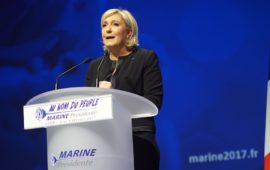 Marine Le Pen apre la campagna elettorale del Front National alle presidenziali francesi 2017