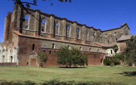 La storica abbazia di San Galgano a Chiusdino (Si)