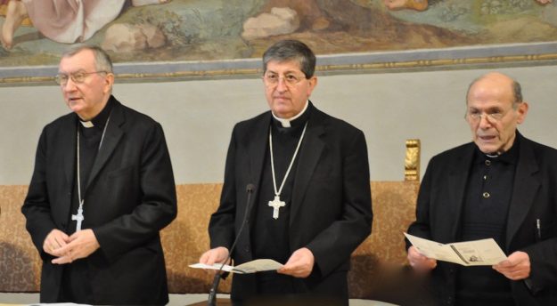 Da sin. i cardinali Pietro Parolin e Giuseppe Betori con monsignor Dante Carolla al Seminario di Firenze
