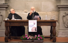 da sin. Monsignor Giovanni Scanavino e Padre Raniero Cantalamessa