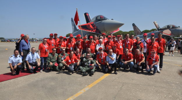 Piloti e tecnici del 10° Gruppo di volo in festa a Grosseto