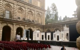 Il cortile di Palazzo Pitti a Firenze pronto per gli spettacoli estivi del Maggio Musicale 2017