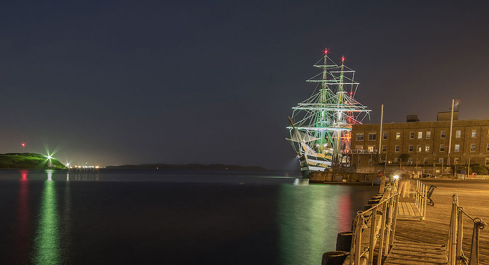 Nave Vespucci nel porto di Halifax (foto Marina Militare)