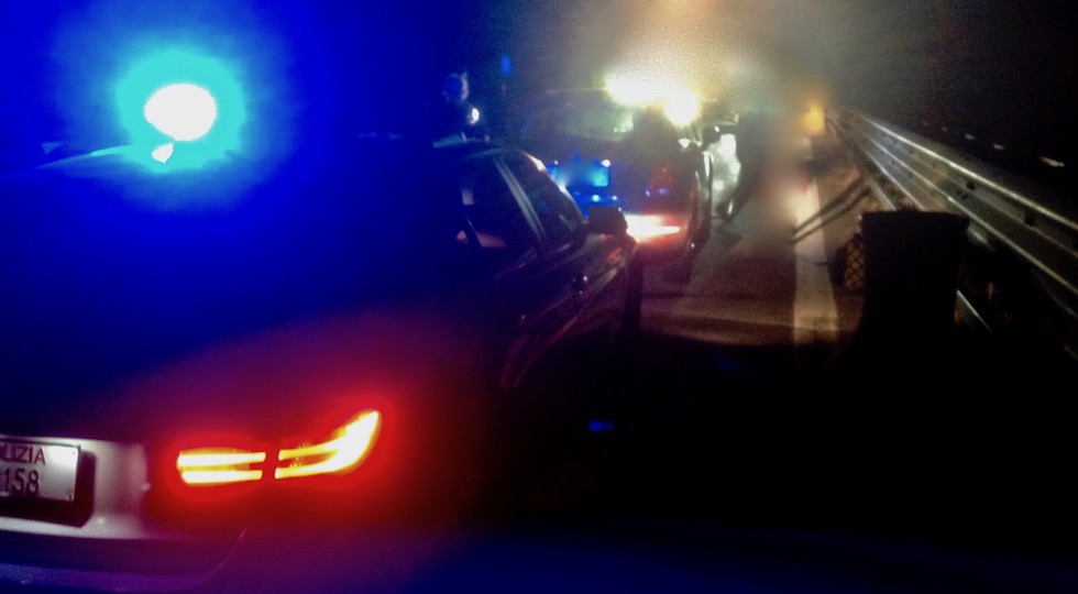 Intervento della Polizia Stradale a un automobilista in difficoltà sulla Grosseto Siena