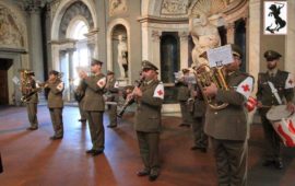 La banda del Corpo Militare della Cri Toscana durante la premiazione degli Scudi di San Martino 2016