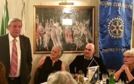 Valentino Mercati ospite al Rotary Fiesole. Alla sua sin la presidente Marta Ghezzi