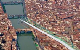 Le Frecce Tricolori sopra Firenze nel 2008 per gli 85 anni dell' Aeronautica