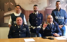 I poliziotti del Commissariato di San Giovanni a Firenze che hanno condotto l'operazione