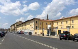 La caserma De Laugier sul lungarno della Zecca a Firenze