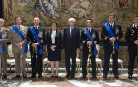 Il presidente Mattarella e il ministro Trenta con gli i nuovi insigniti Omi 2018