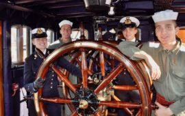 Allievi dell'Accademia Navale sulla nave Amerigo Vespucci in navigazione