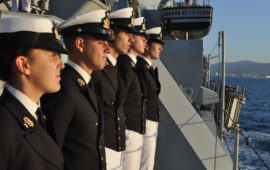 Allievi dell'Accademia Navale durante una campagna addestrativa