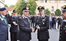 Il generale Ciceri consegna la Medaglia Mauriziana al tenente colonnello Fabio Rizzo
