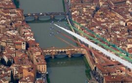 Il passaggio delle Frecce Tricolori a Firenze nel 2008