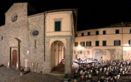 Per la prima volta concerti all'aperto in piazza del Duomo a Cortona
