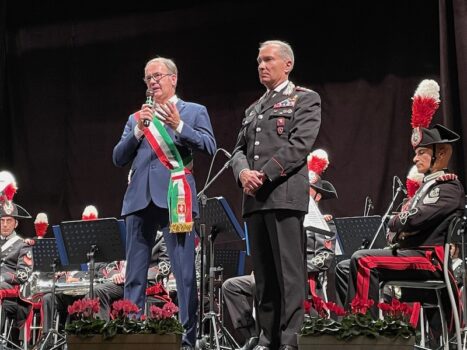 Il sindaco di Cortona Luciano Meoni e il colonnello Gaetano Capodivento vice comandante Legione Carabinieri Toscana