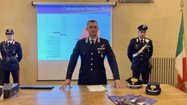 Il tenente colonnello Andrea Pezzillo alla presentazione del Calendario 2023 dell'Arma a Firenze