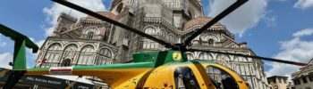 Un elicottero della GdF in piazza Duomo a Firenze fino al 30 maggio