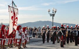 La Fanfara della Scuola Marescialli e il Gonfalone di Firenze al 210° anniversario dei Carabinieri al piazzale Michelangelo