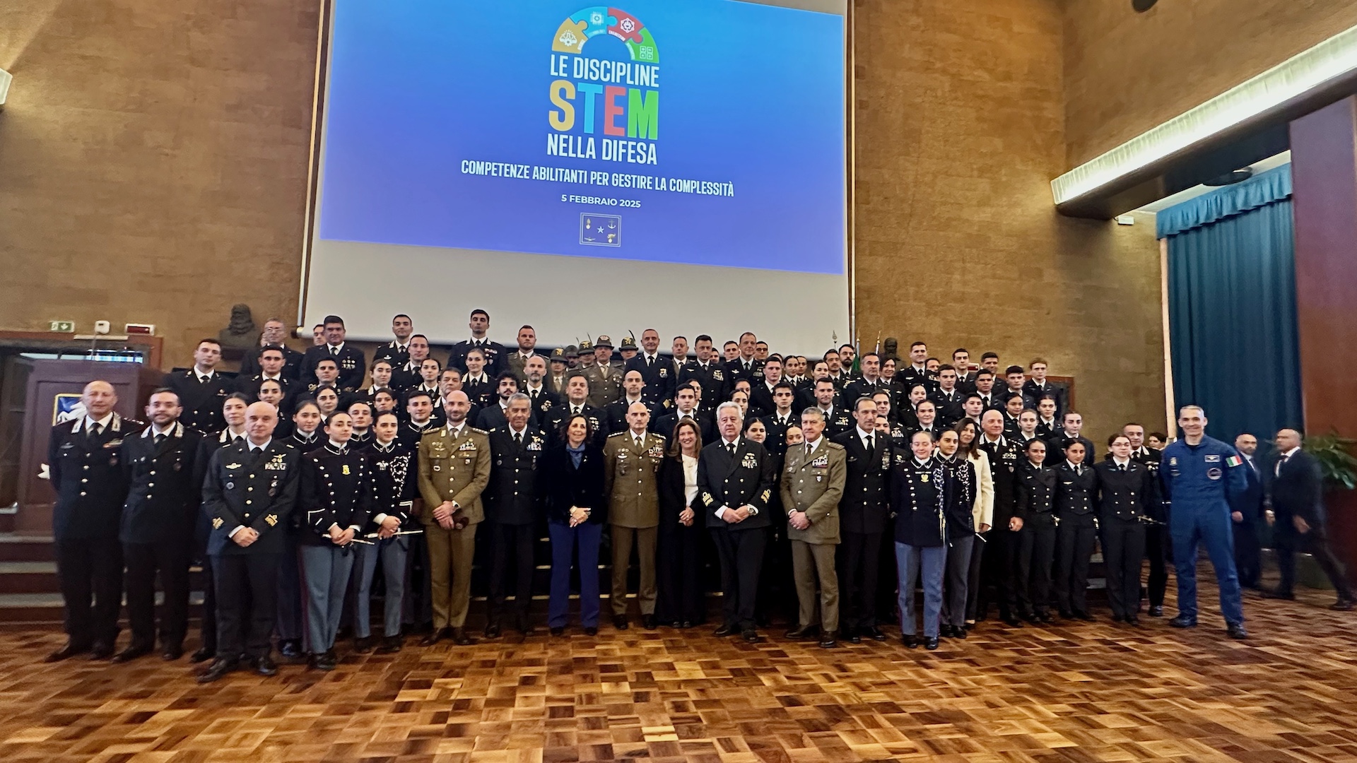 Vertici della Difesa e rappresentanti degli Istituti di Formazione delle Forze Armate al convegno sulle discipline Stem a Firenze